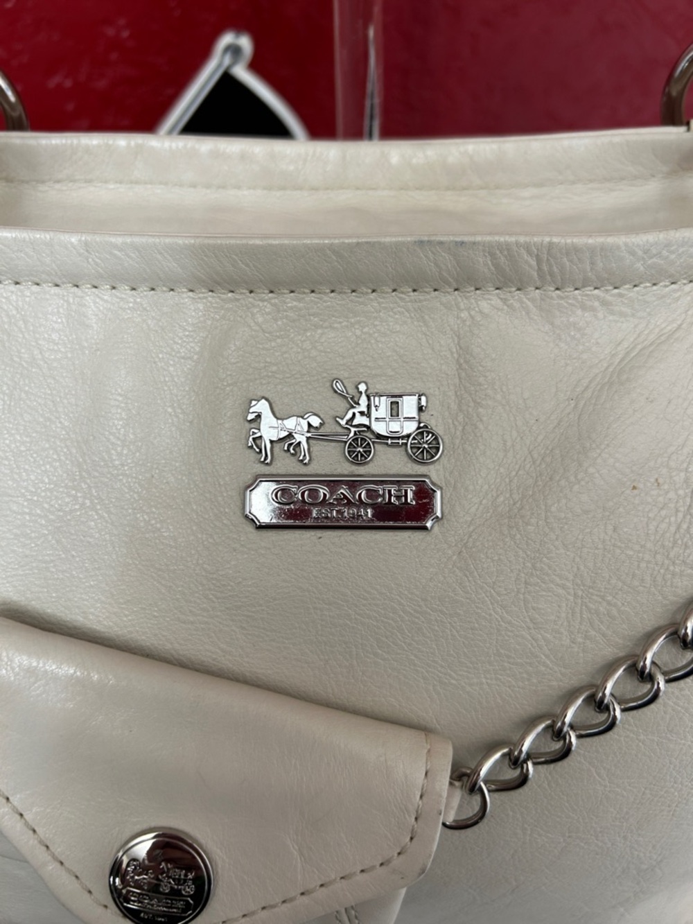Coach Cream Leather Shoulder Bag with Chain Detail - Picture 2 of 16